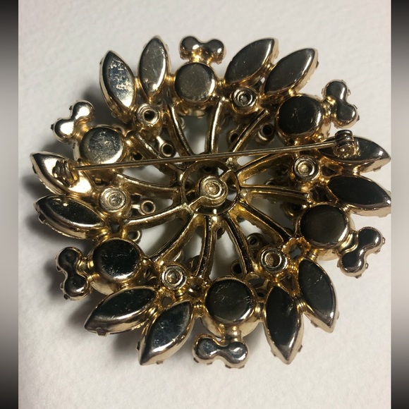 Juliana Vintage Brooch- Measures 2.5 Inches - Picture 2 of 5